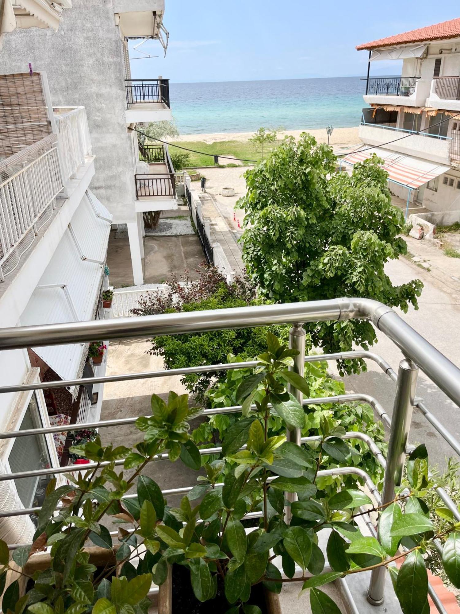 The Beach House Paralia Dionysiou Exterior photo
